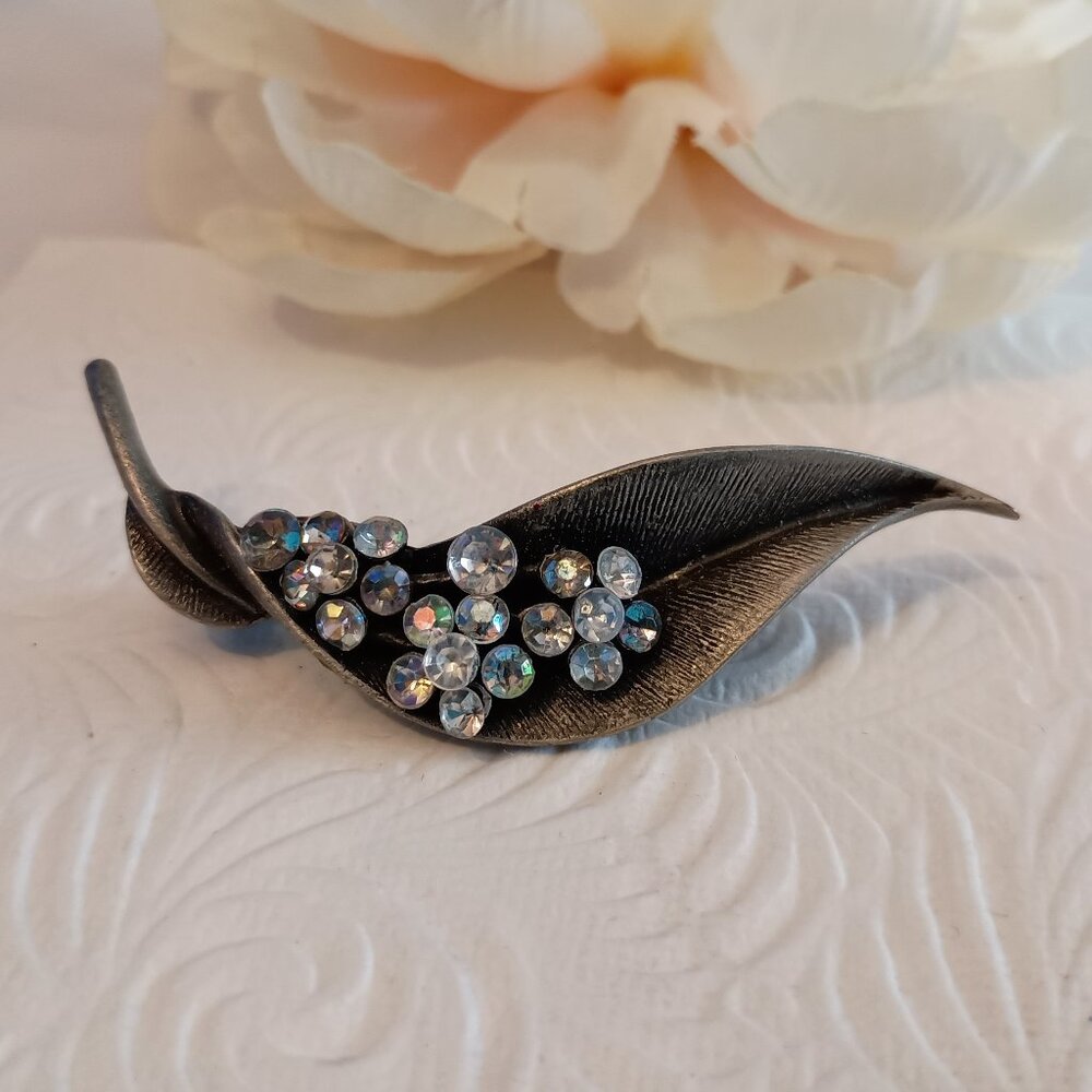 Pewter w Crystals Leaf Feather Brooch Vintage